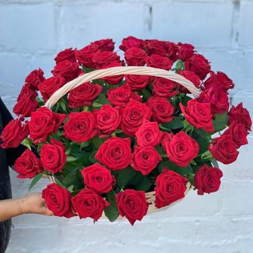 Корзина 51 красная роза - купить с доставкой в интернет-магазине | Флорист Экспресс по Пензе